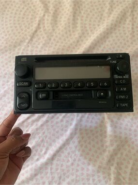 Toyota Car Stereo Head Unit with Cassette & CD 86120-2B680